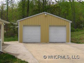 211 Woodland Drive - Photo 2