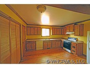 9 White Ave - Photo 3