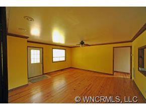 9 White Ave - Photo 5