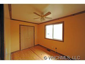 9 White Ave - Photo 8