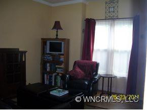 2 Williamsburg Place - Photo 5