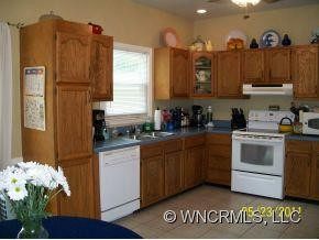 2 Williamsburg Place - Photo 6