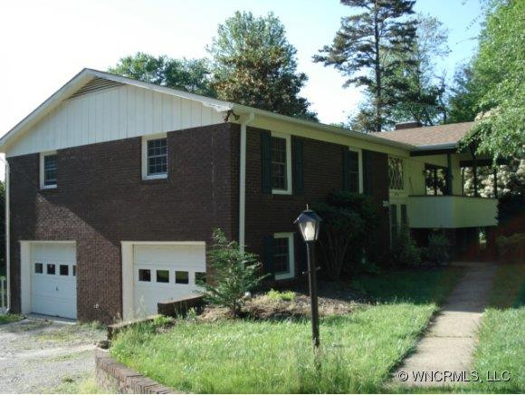 210 KELLY LANE