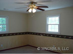 210 KELLY LANE - Photo 5