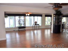 300 Roberts Drive - Photo 8
