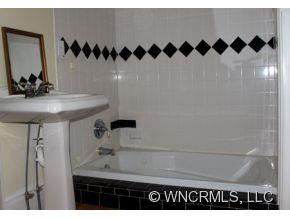 26 Howland Road - Photo 7