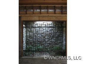 1585 Country Club Drive - Photo 4