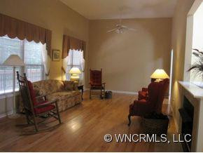 285 HILLTOP VIEW DRIVE - Photo 4