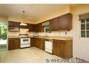 212 Skyland Drive - Photo 2