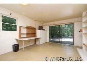 212 Skyland Drive - Photo 9
