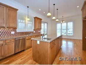 330 Hollabrook Parkway - Photo 4