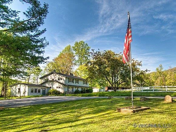 10 Sugar Maple Drive