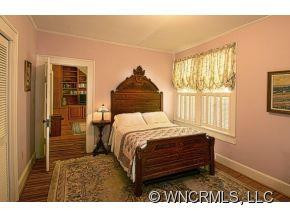 574 Howard Gap Road - Photo 8