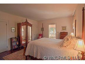 574 Howard Gap Road - Photo 10