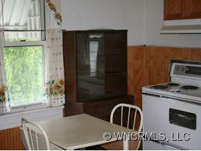 174 ACADEMY STREET - Photo 2