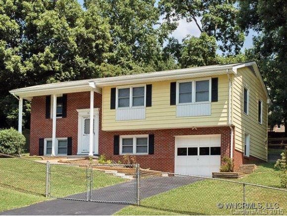 13 HYANNIS