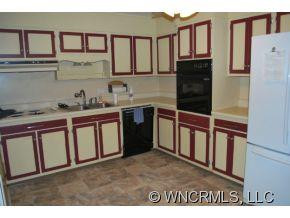 295 Evergreen Street - Photo 3