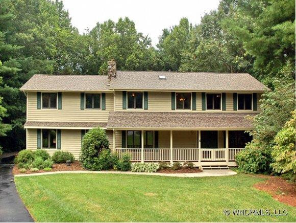 4 WHITE ROCK COURT
