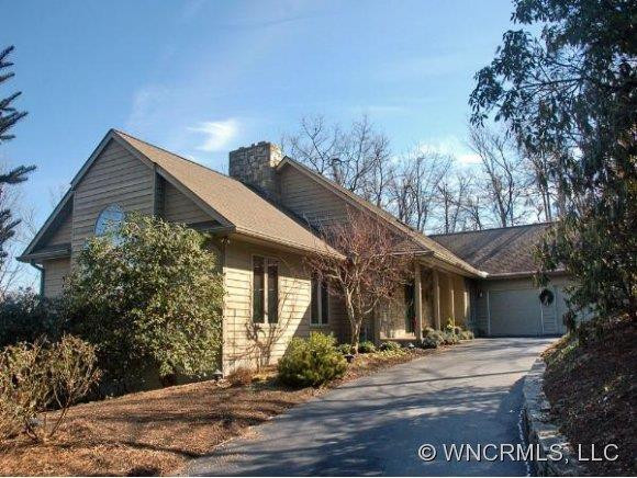 102 WOODGLEN COURT