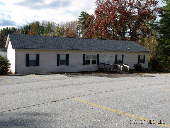 2169 Hendersonville Rd