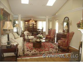 1052 SADDLEBROOK DR - Photo 2
