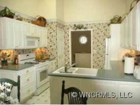 1052 SADDLEBROOK DR - Photo 16