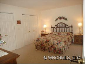 1052 SADDLEBROOK DR - Photo 17