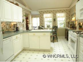 1052 SADDLEBROOK DR - Photo 3