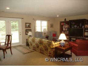 1052 SADDLEBROOK DR - Photo 9