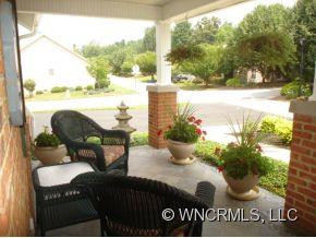 1052 SADDLEBROOK DR - Photo 10