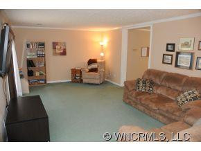 16 Columbia Circle - Photo 5