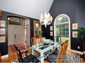 208 BEECHWOOD CIRCLE - Photo 4