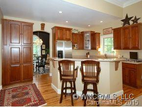 208 BEECHWOOD CIRCLE - Photo 5
