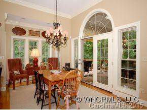 208 BEECHWOOD CIRCLE - Photo 6