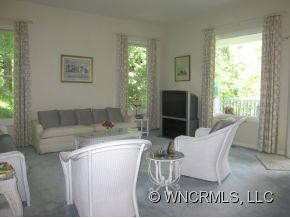 206 Glenroy Court - Photo 4