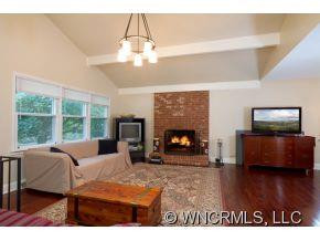 140 Millbrook Drive - Photo 3