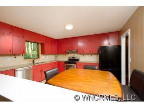 140 Millbrook Drive - Photo 4