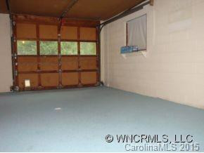 527 Oak Park Drive - Photo 4