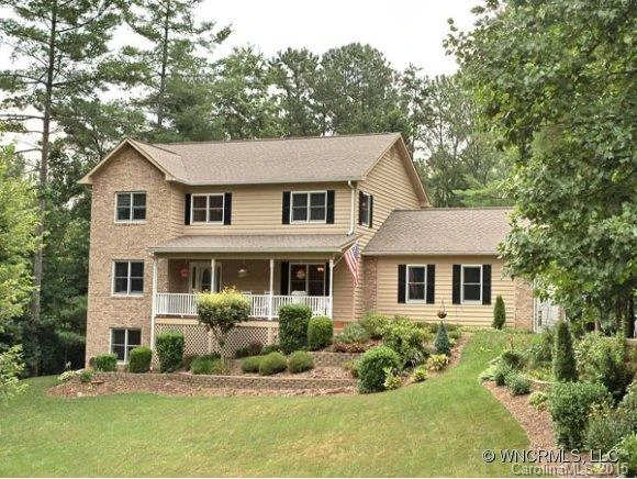 10 MEADOW BROOK DRIVE