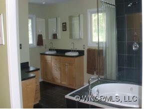 24 WHISPERING WOODS - Photo 7