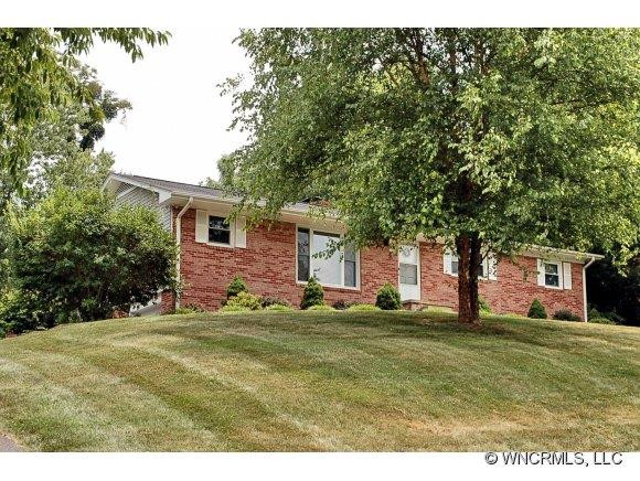 4 Fieldcrest Circle