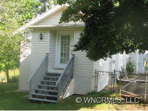 711 Center Street - Photo 2