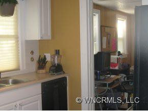 711 Center Street - Photo 5