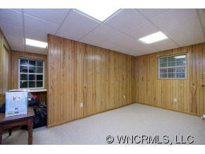 151 KENT LANE - Photo 8