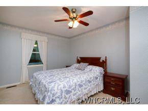 151 KENT LANE - Photo 10