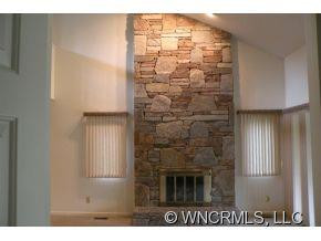 1005 Red Oak Drive - Photo 2