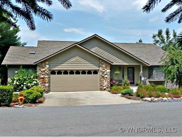 39 Hillcreek Drive