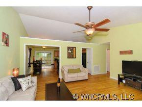 211 Old Mars Hill Hwy - Photo 4