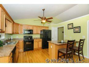 211 Old Mars Hill Hwy - Photo 5