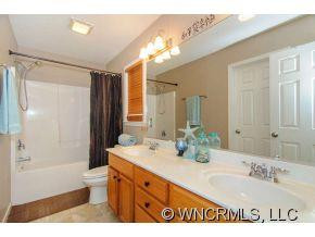 211 Old Mars Hill Hwy - Photo 8